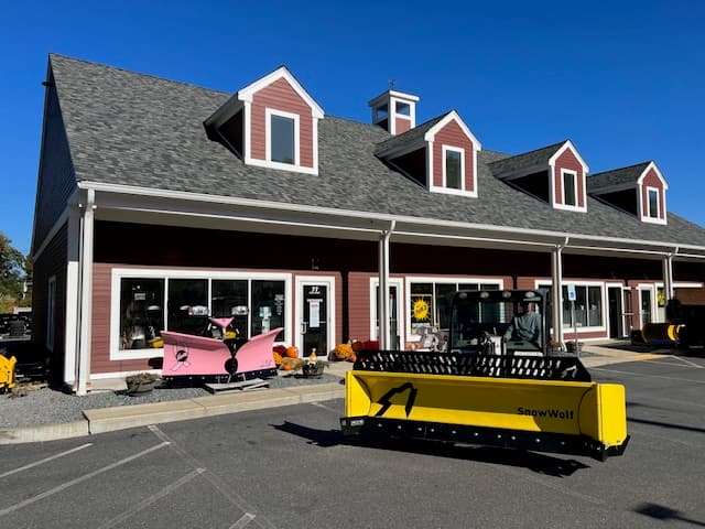 LVJ Trailers & Equipment LLC / Bobcat
